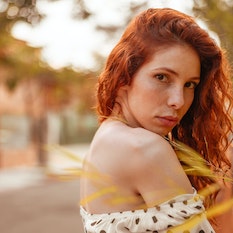 Laura A.P i família, Girona